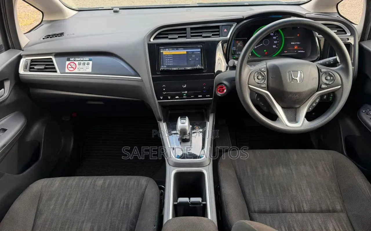 Honda Fit Shuttle 2020 Silver