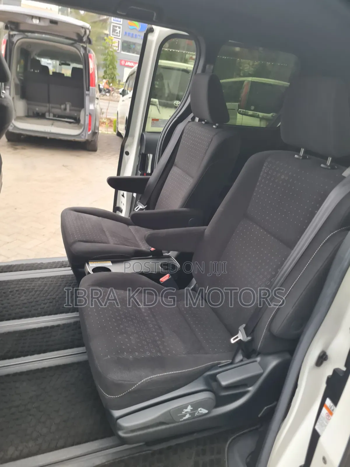 Toyota Noah 2019