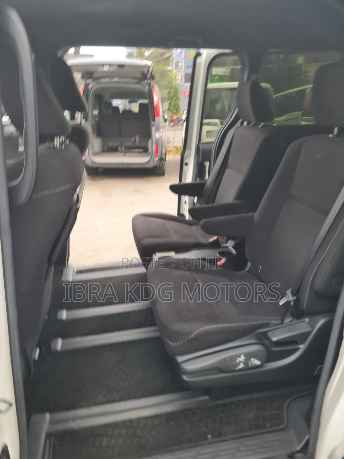 Toyota Noah 2019