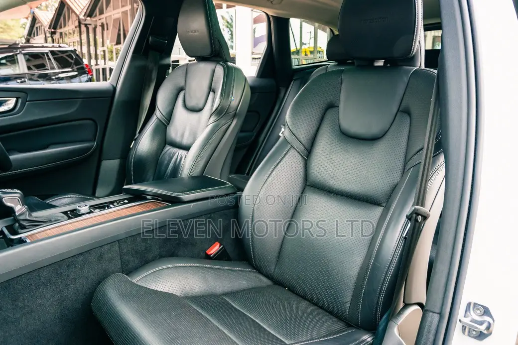 Volvo XC60 2019 White