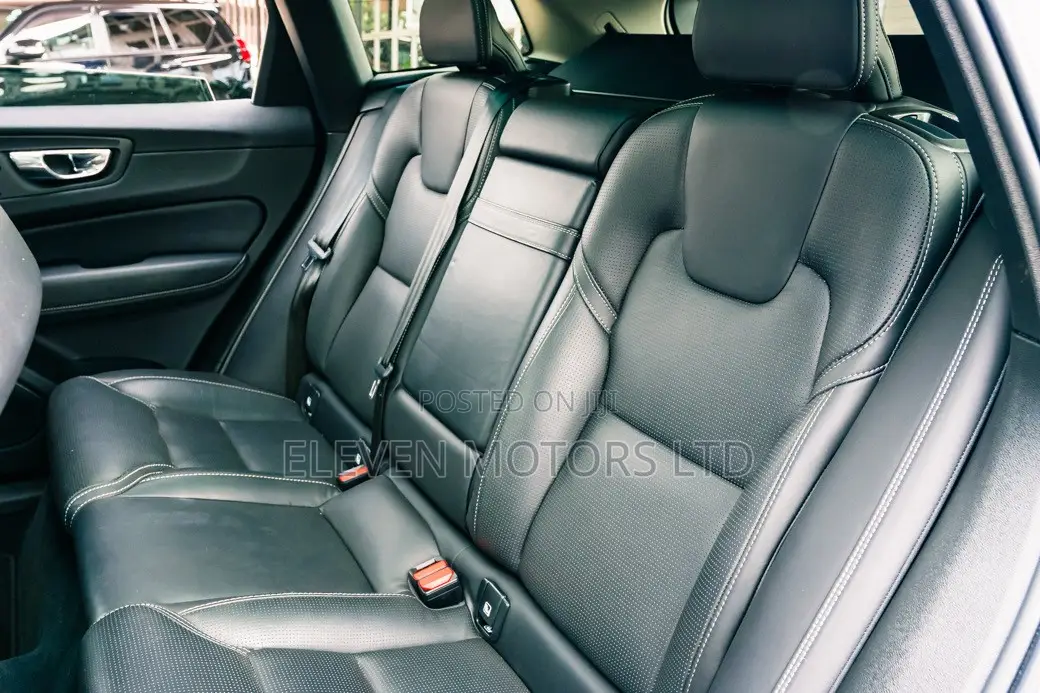 Volvo XC60 2019 White