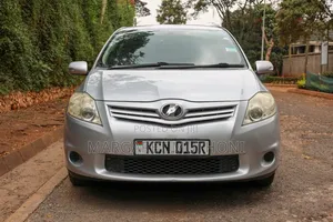 Toyota Auris 2010 Silver