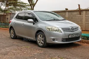 Toyota Auris 2010 Silver