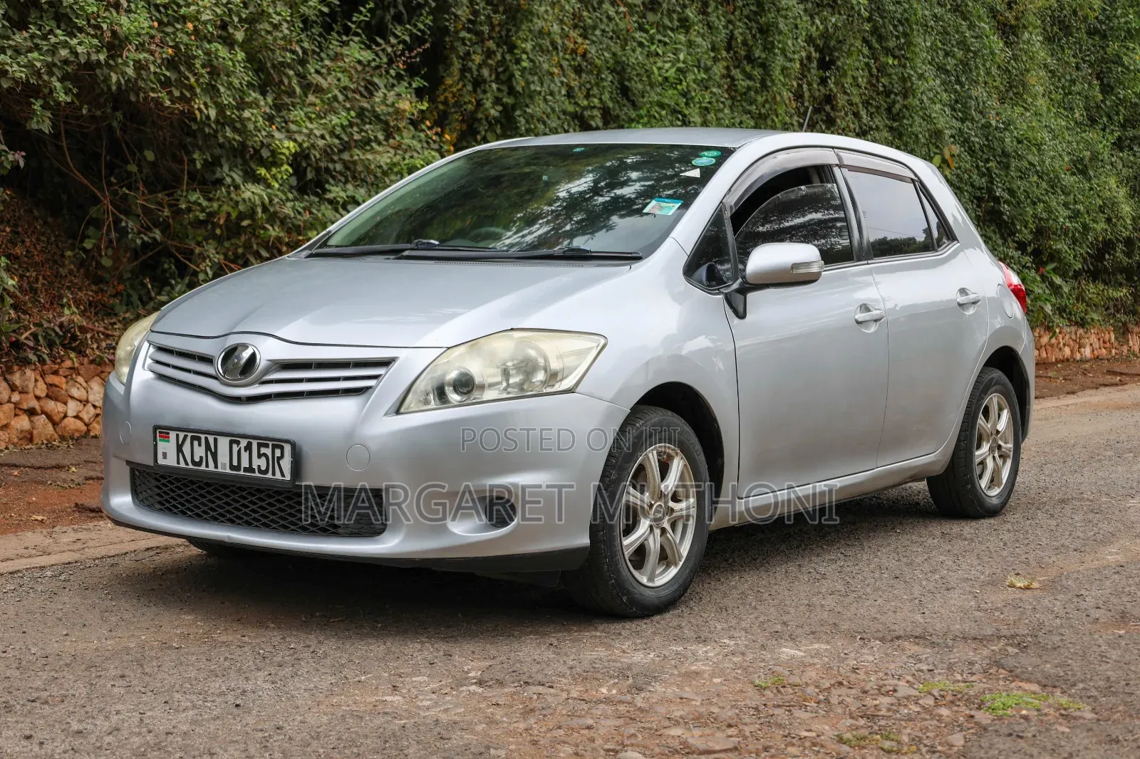 Toyota Auris 2010 Silver