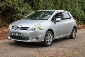 Toyota Auris 2010 Silver