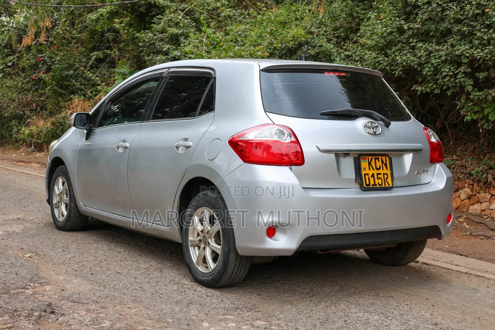 Toyota Auris 2010 Silver