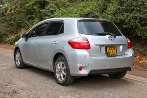 Toyota Auris 2010 Silver