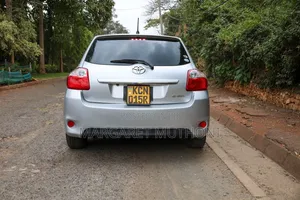 Toyota Auris 2010 Silver