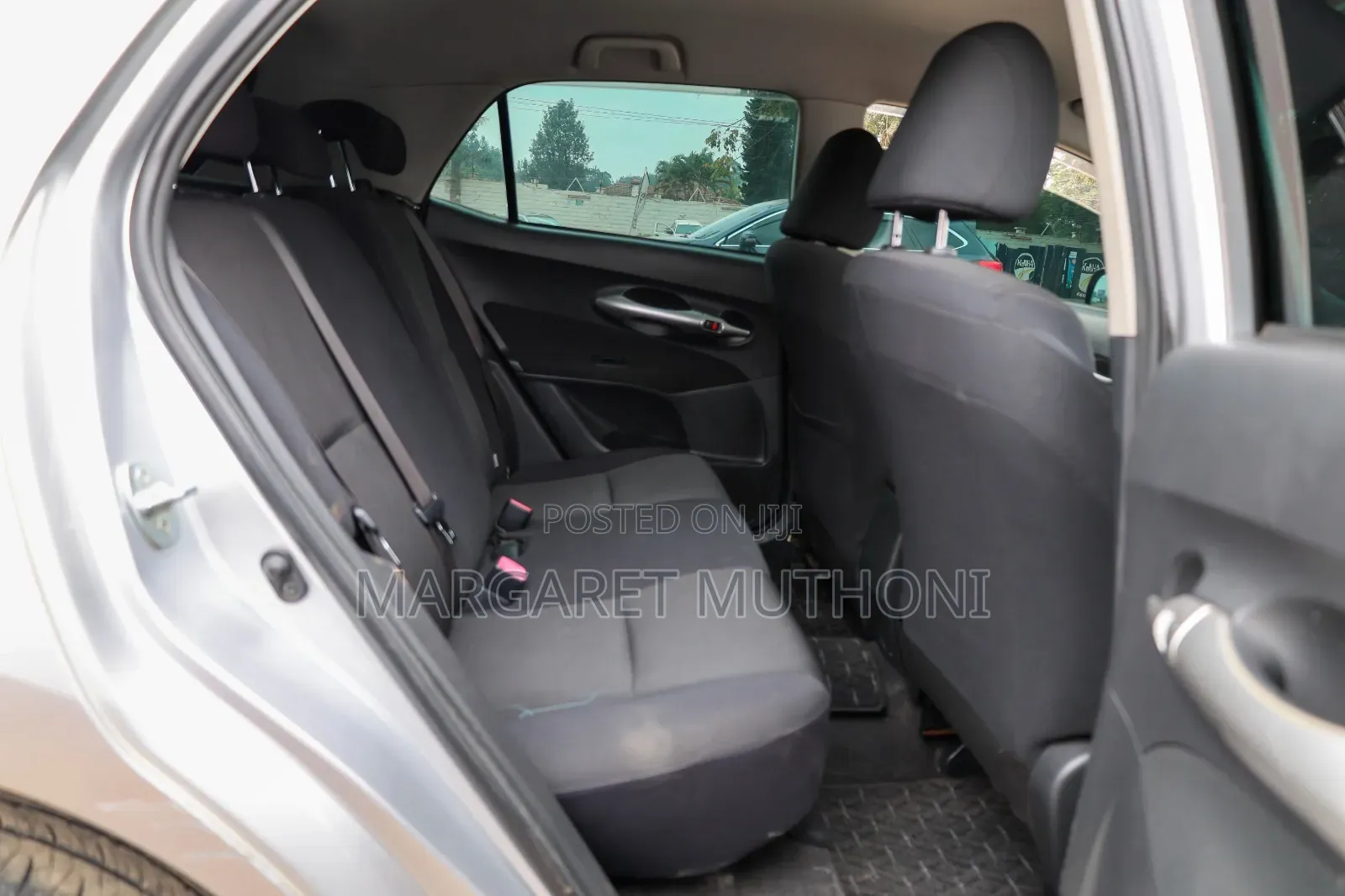 Toyota Auris 2010 Silver