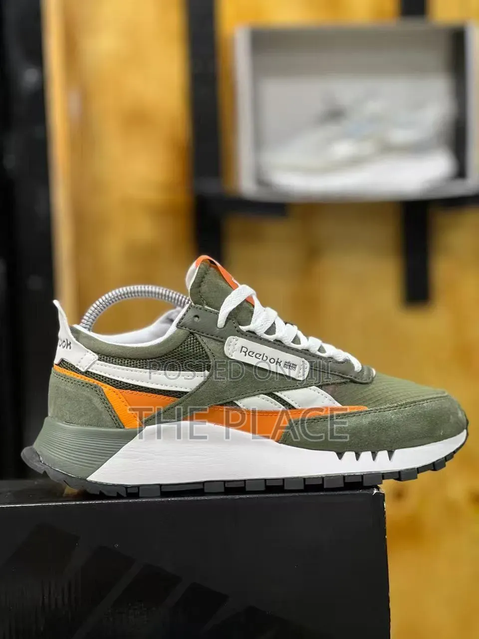 Reebok Sneakers