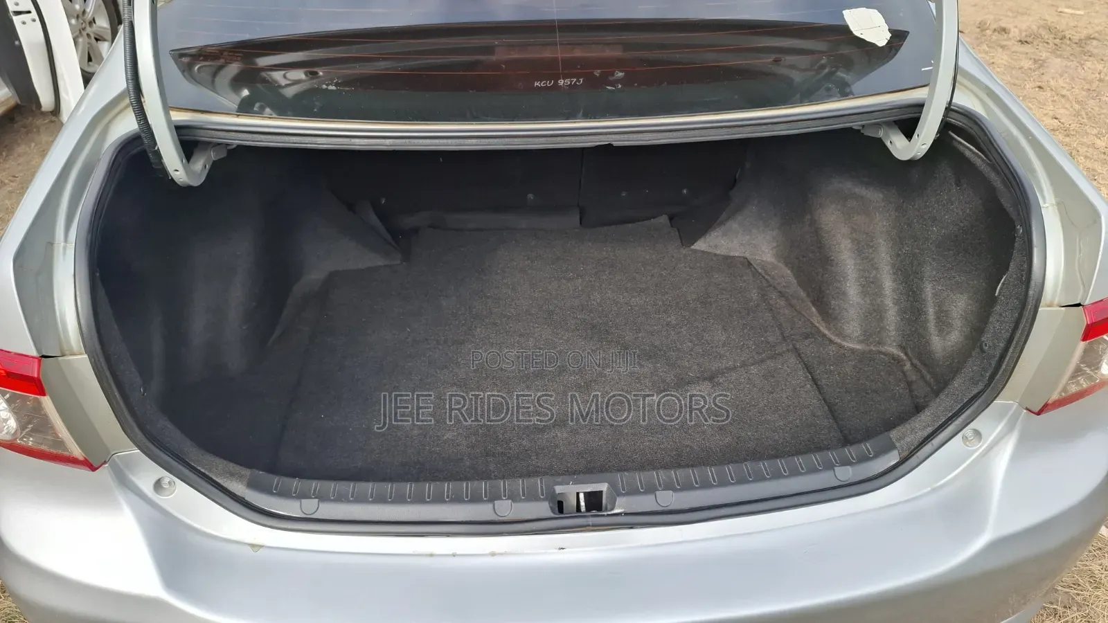 Toyota Corolla 2010 Silver