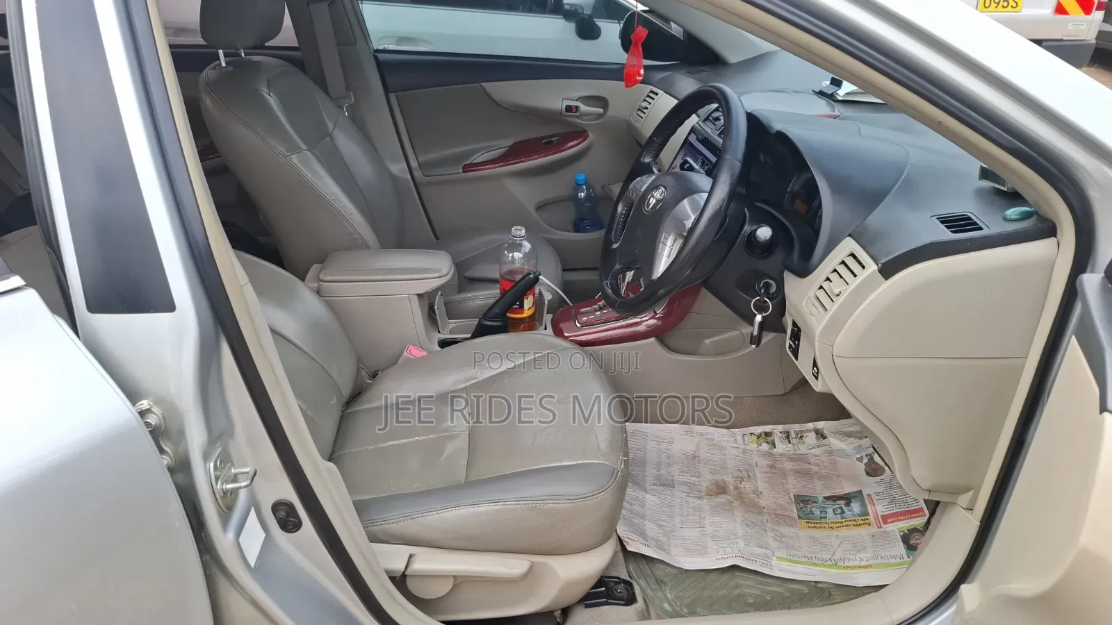 Toyota Corolla 2010 Silver