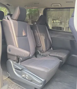 Toyota Noah 2017 Silver