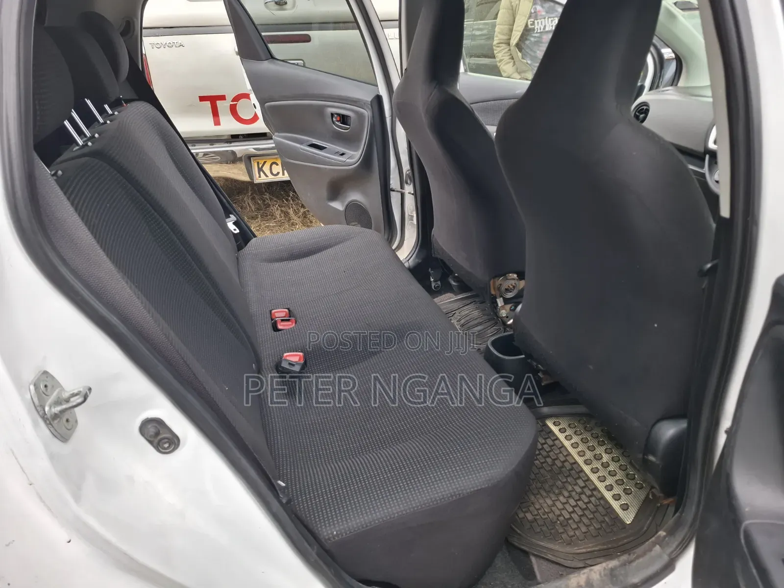 Toyota Vitz 2016 White