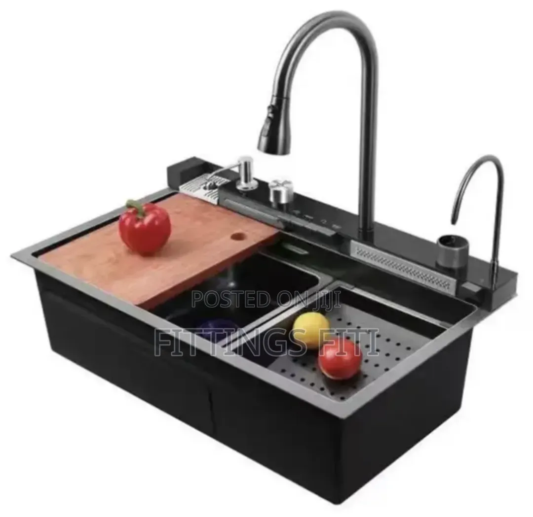 Smart Multifunction Kitchen Sink With a Pullout Mixer Tap