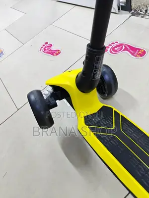 3-Wheel Kids Scooter With Pinwheel Attachment