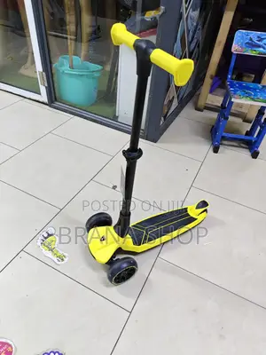 3-Wheel Kids Scooter With Pinwheel Attachment