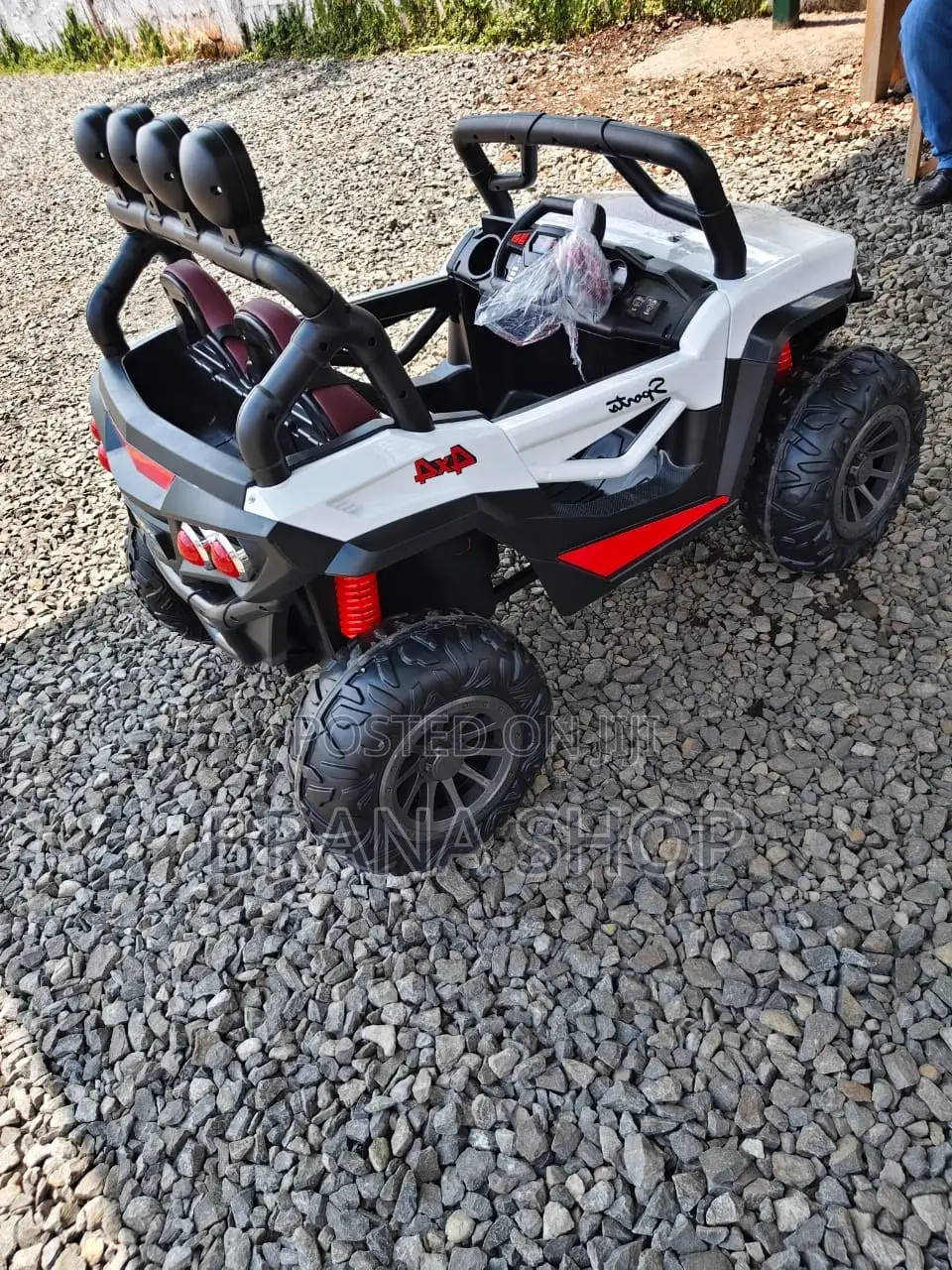 Kids Electric Off-Road UTV / Safari Buggy Ride-on Car.