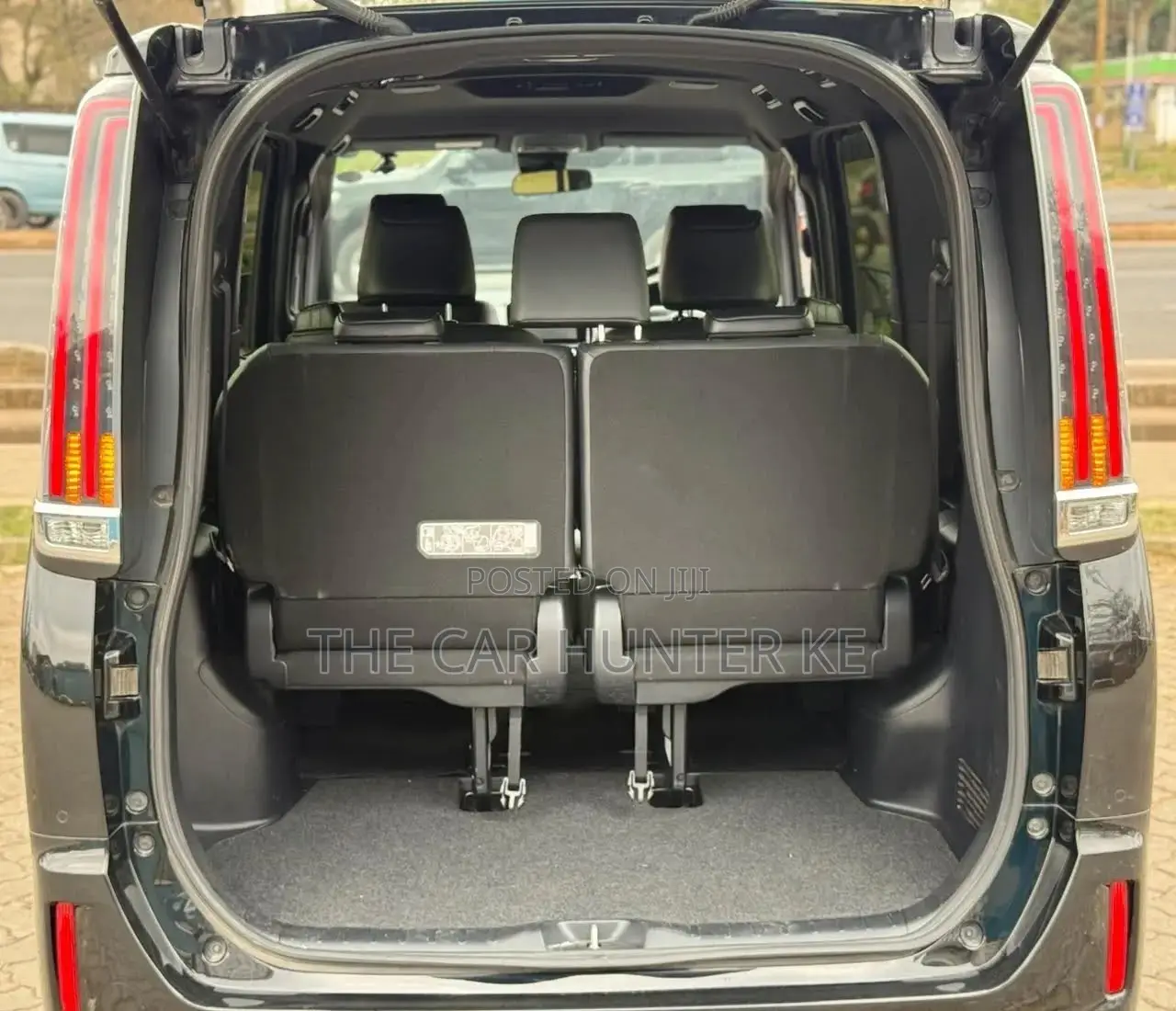 Toyota Esquire 2.0 FWD (7 seater) 2019 Black