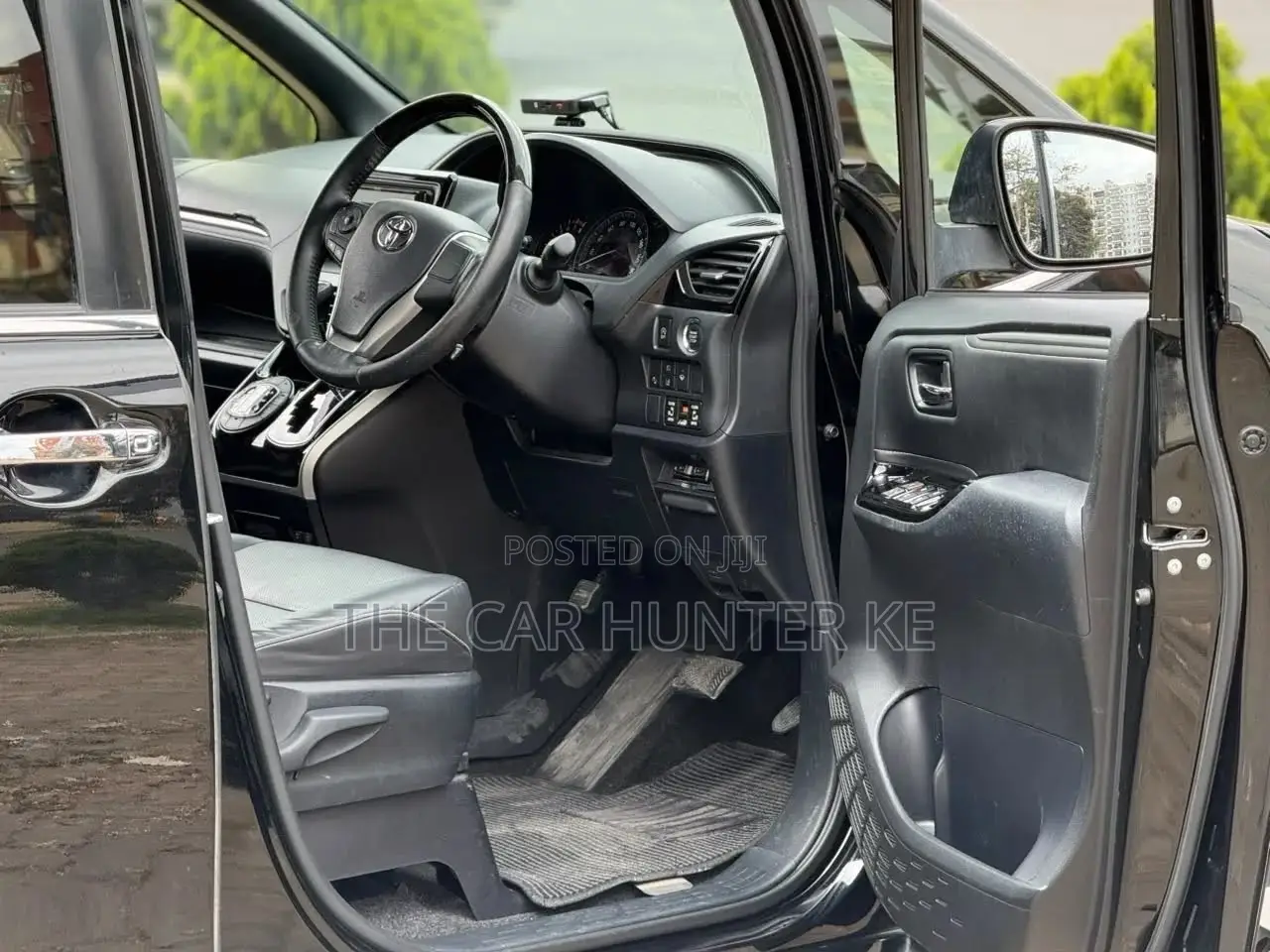 Toyota Esquire 2.0 FWD (7 seater) 2019 Black
