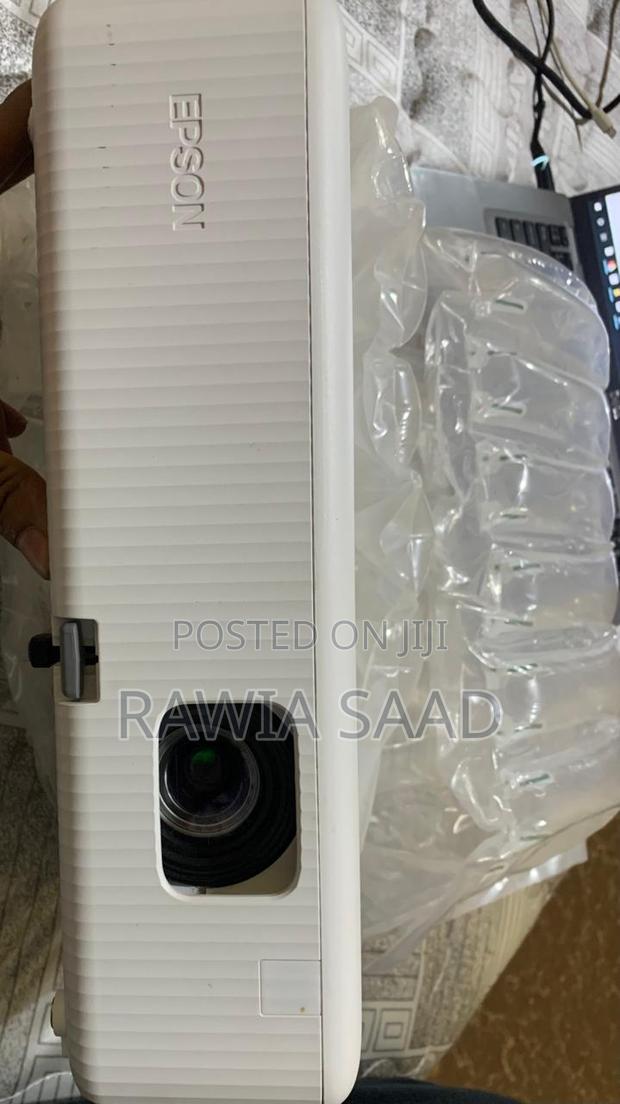 Epson CO-W01 Projector – Excellent Condition - thumbnail 3