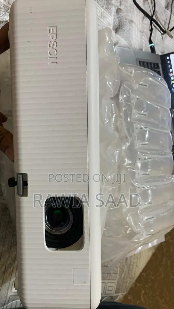 Epson CO-W01 Projector – Excellent Condition