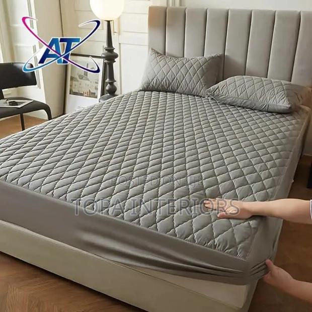 Grey Bedbugs Protection Quilted Waterproof Mattress Protectors