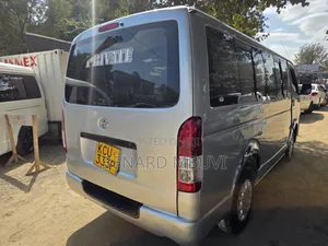 Toyota HiAce 2012 Silver