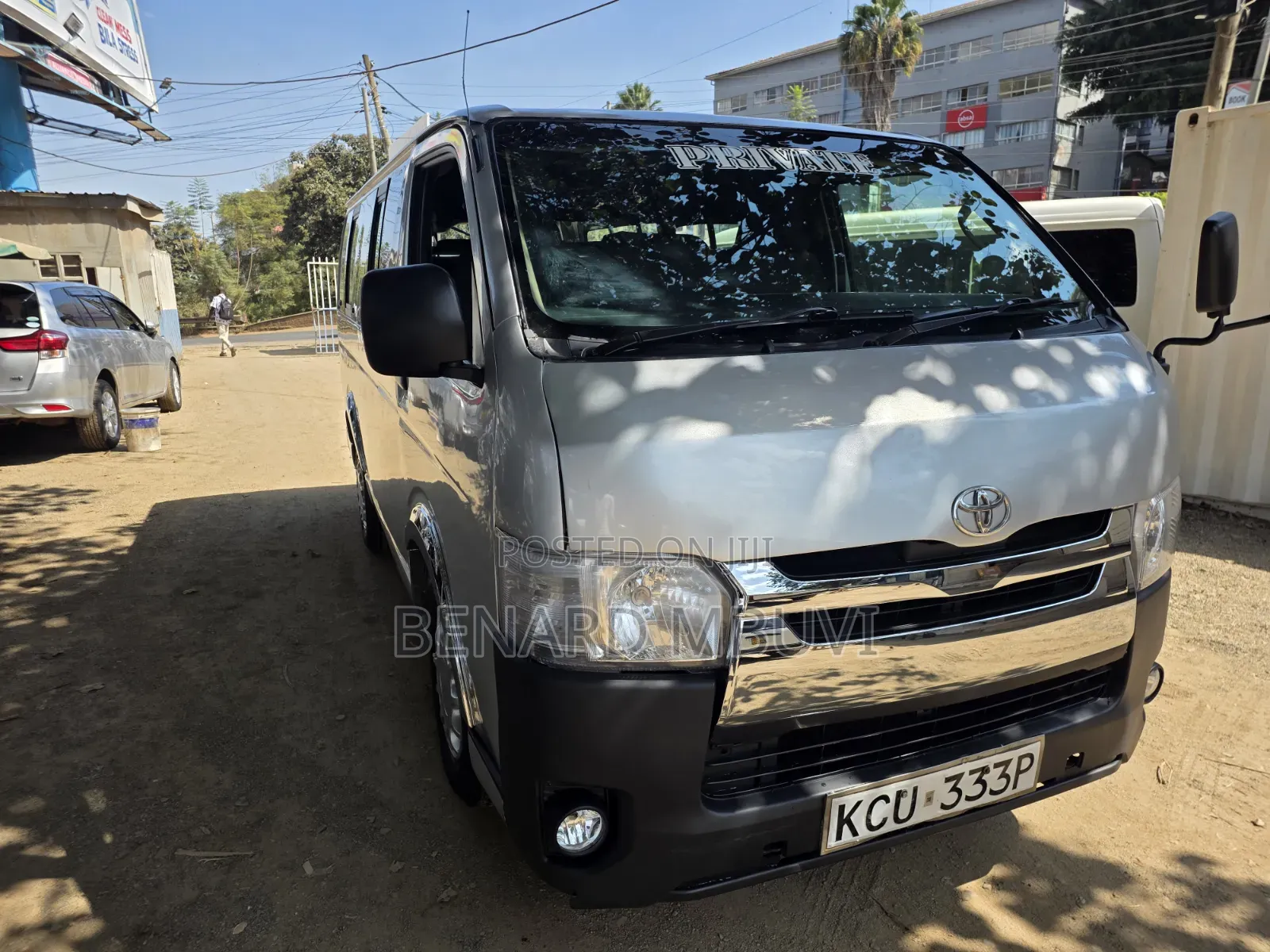 Toyota HiAce 2012 Silver