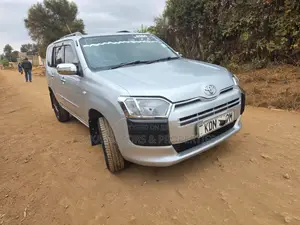 Toyota Succeed 2017 Silver