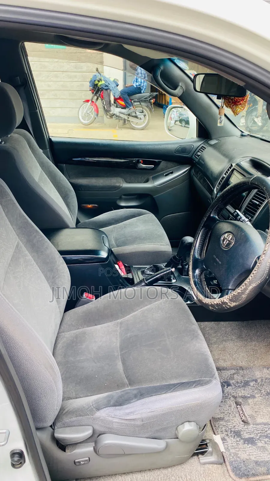 Toyota Land Cruiser Prado 2009 White