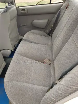 Toyota Corolla 2001 White