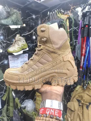 Lightweight Breathable Desert Boot