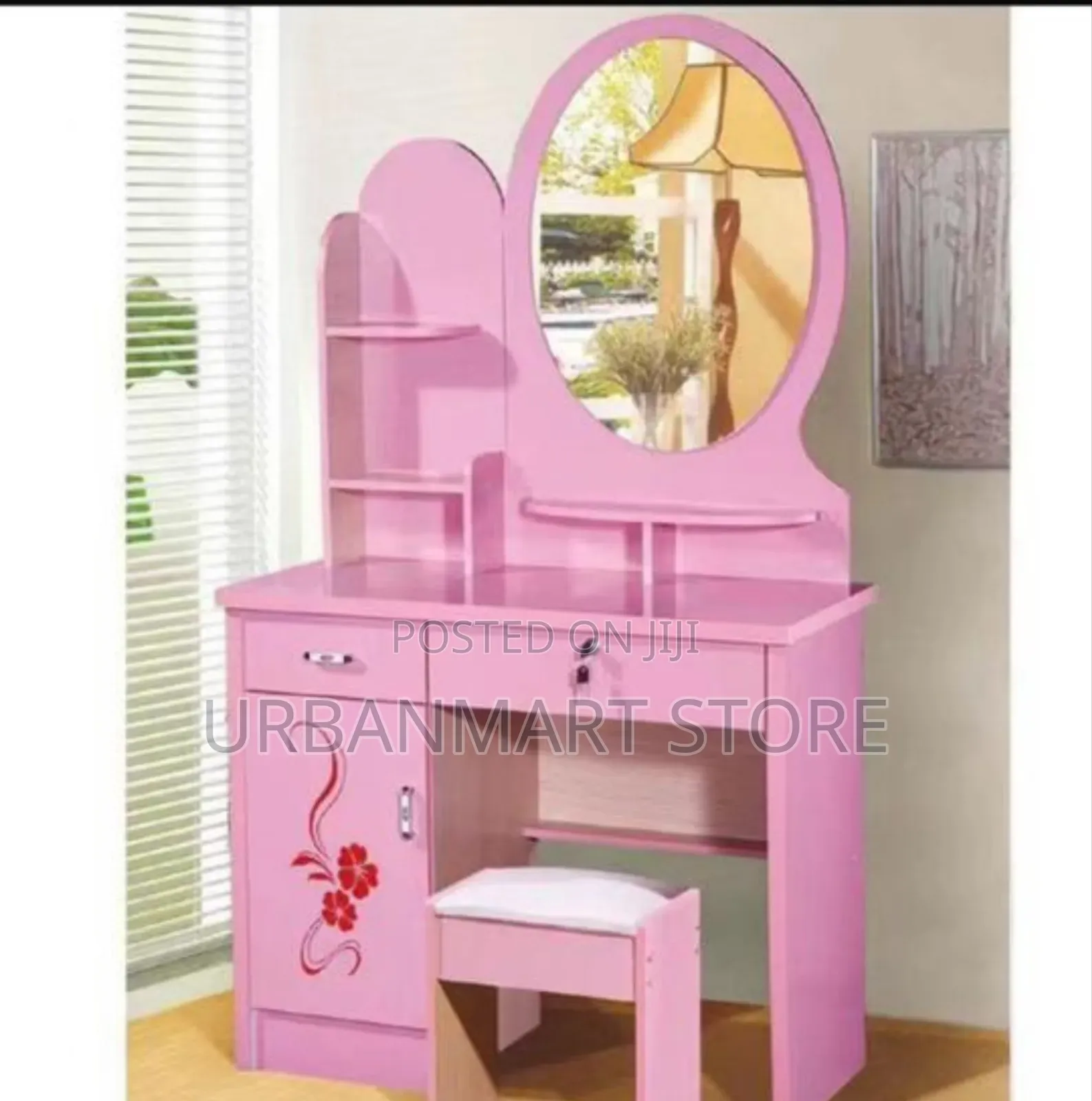 Modern Dressing Table With Mirror and Spacious Drawers