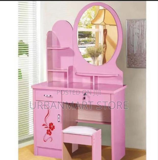 Modern Dressing Table With Mirror and Spacious Drawers - thumbnail 2