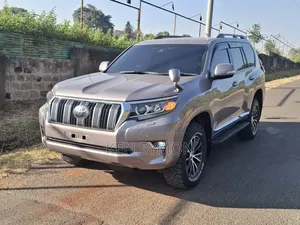 Toyota Land Cruiser Prado 2018 Gray