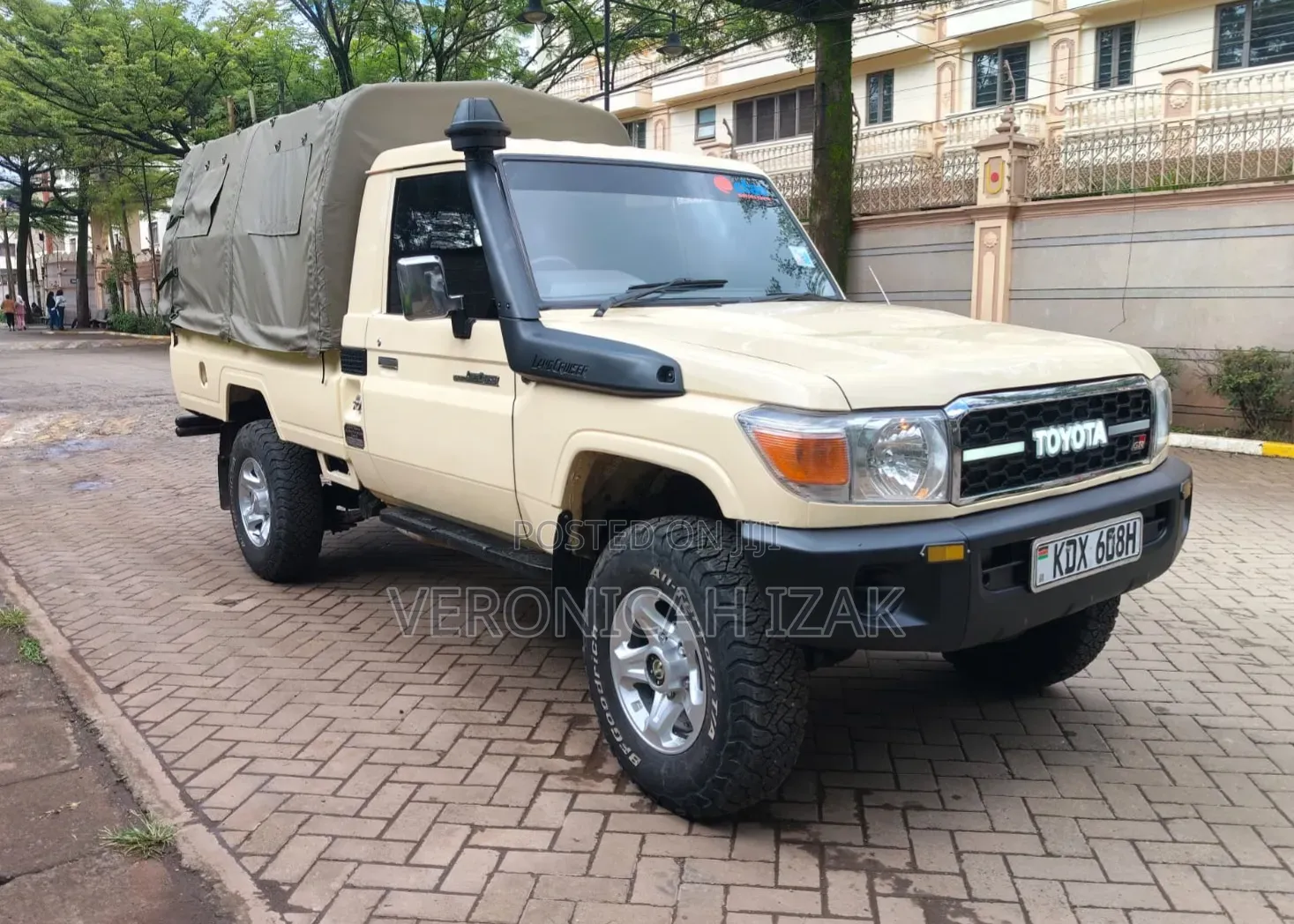Toyota Land Cruiser 2008 Beige