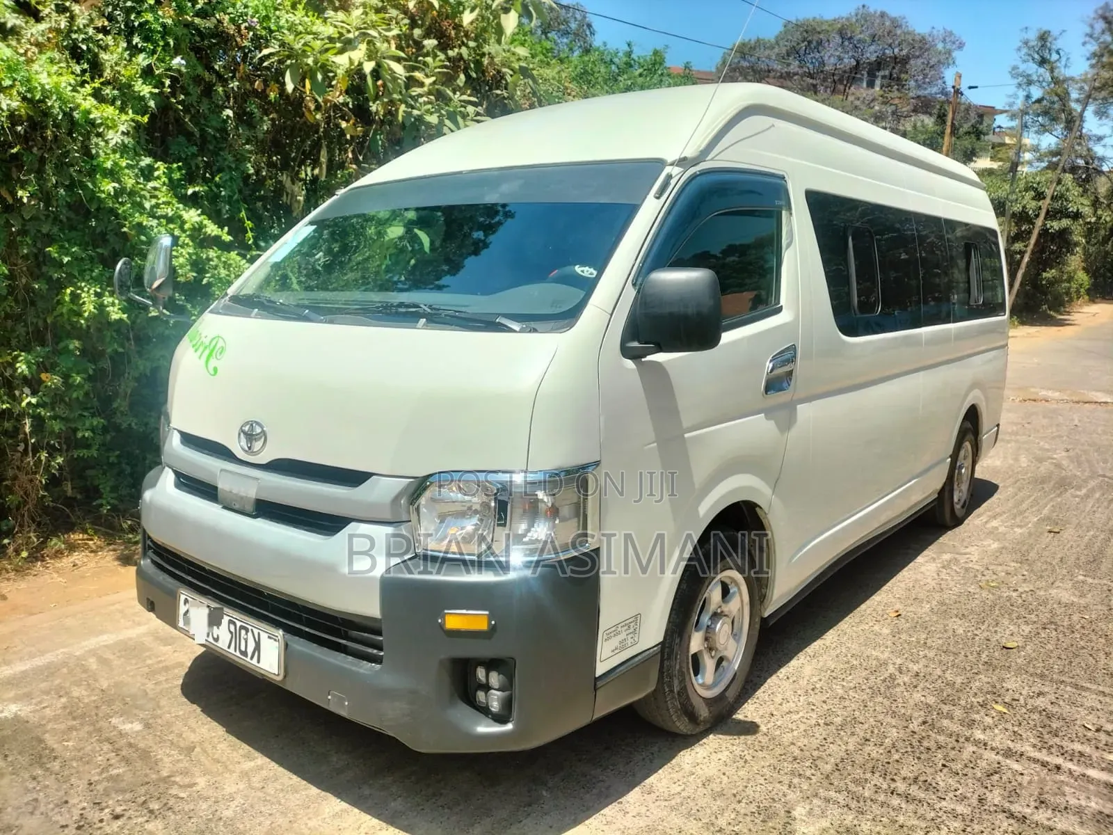 Toyota HiAce 2019 White