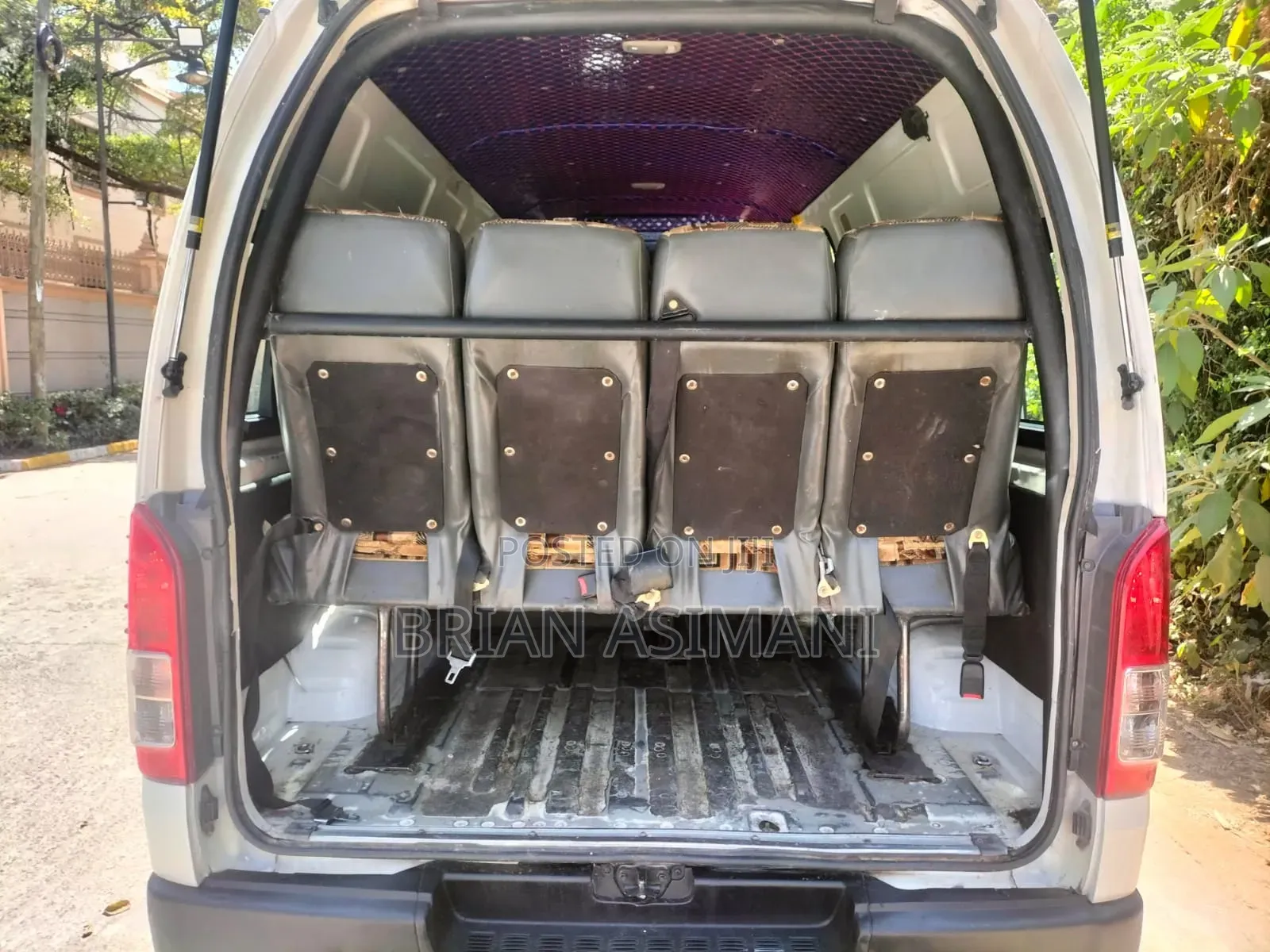 Toyota HiAce 2019 White
