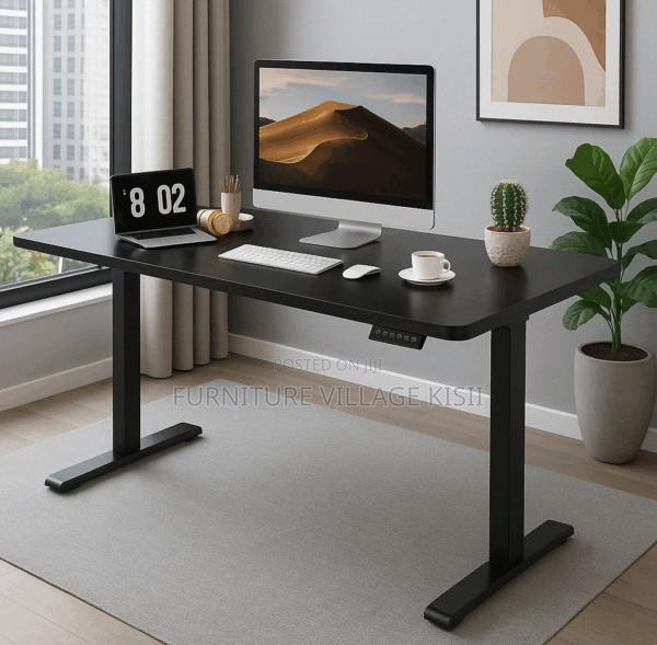 Office Furniture: Electric Adjustable Stading Desk
