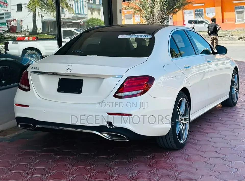 Mercedes-Benz E200 2021 White