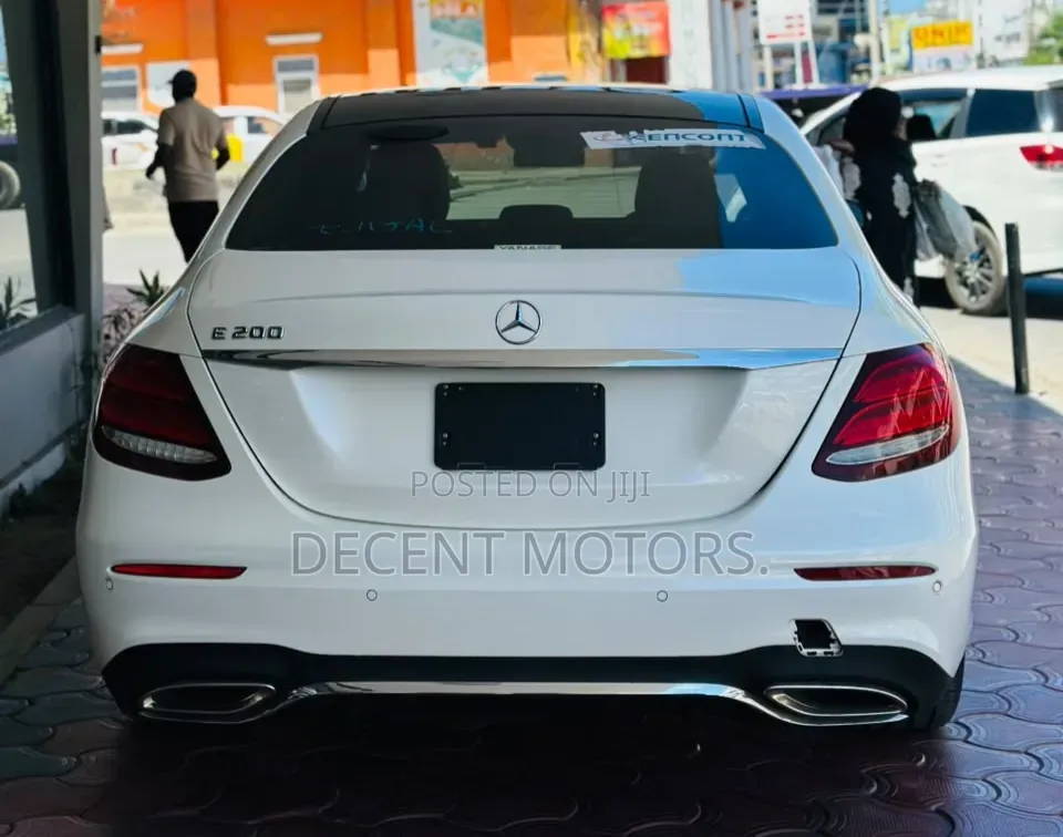 Mercedes-Benz E200 2021 White