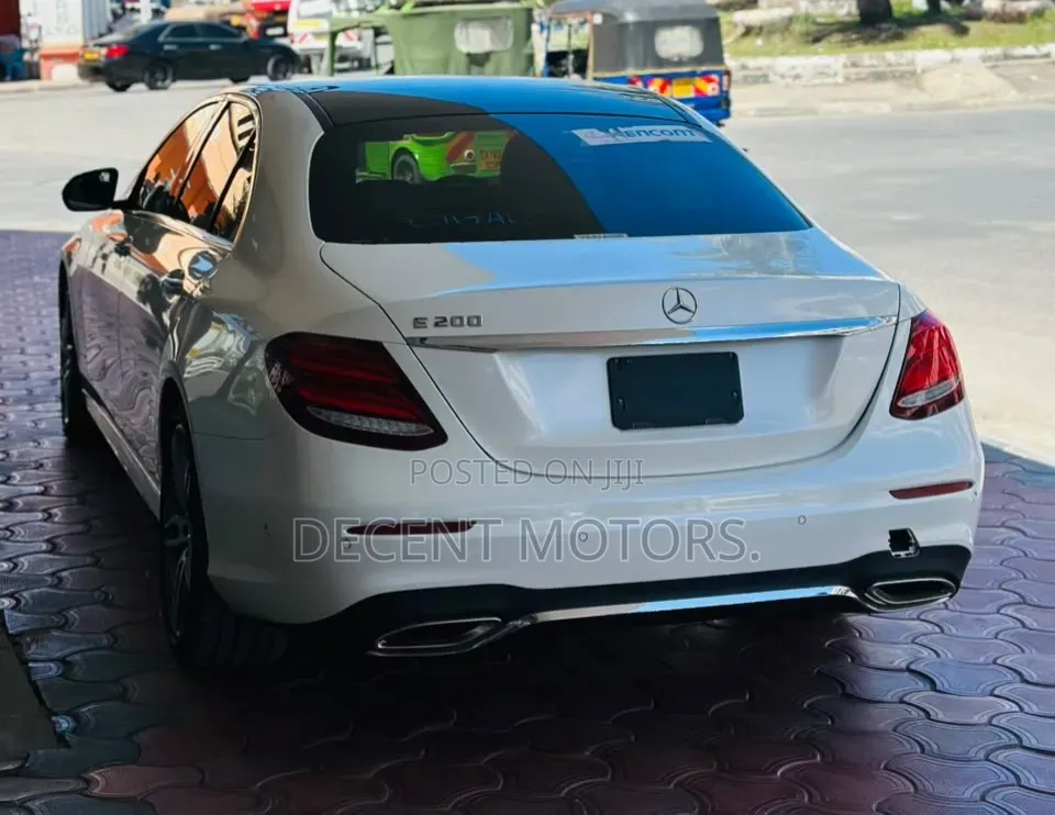 Mercedes-Benz E200 2021 White