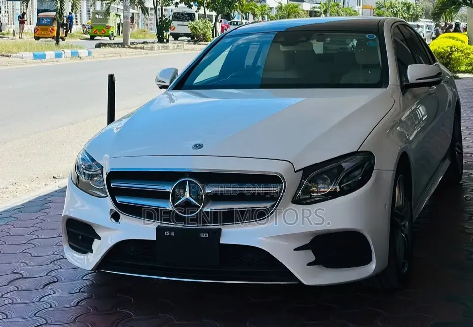 Mercedes-Benz E200 2021 White