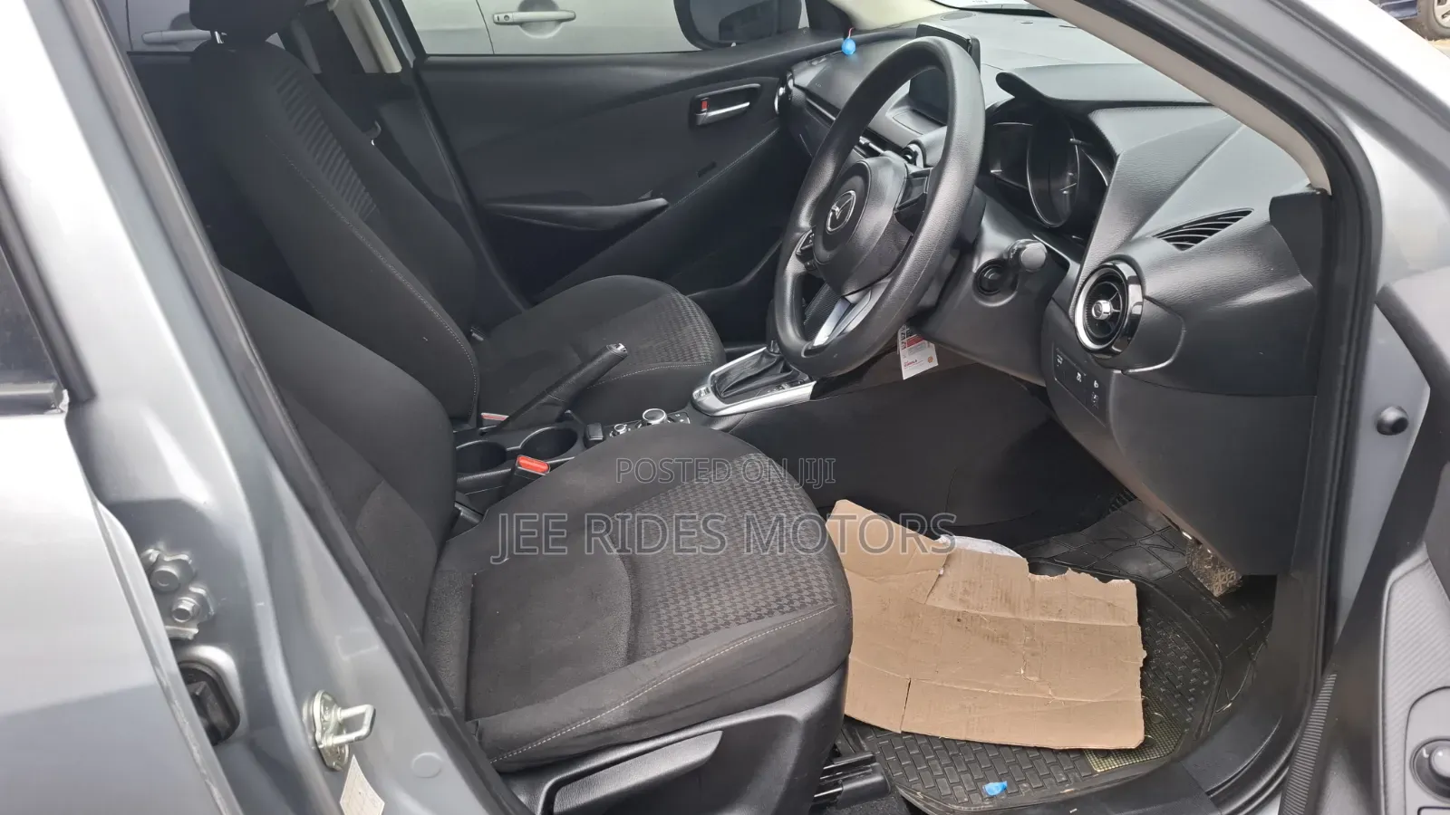 Mazda Demio 2017 Silver