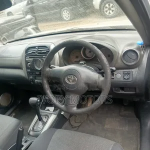 Toyota RAV4 Automatic 2000 Silver