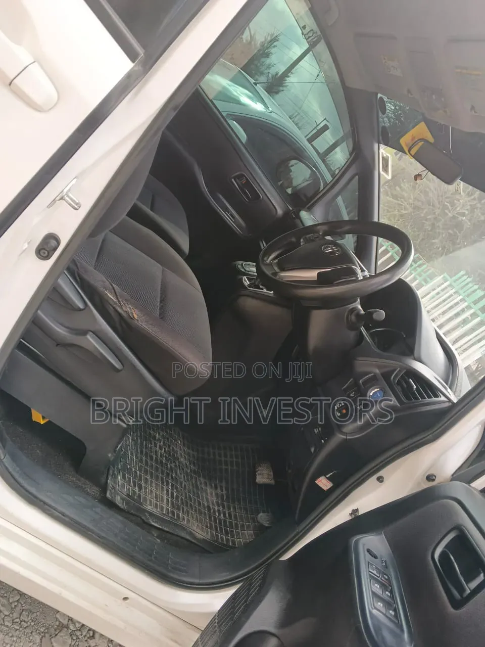 Toyota Voxy 2017 White