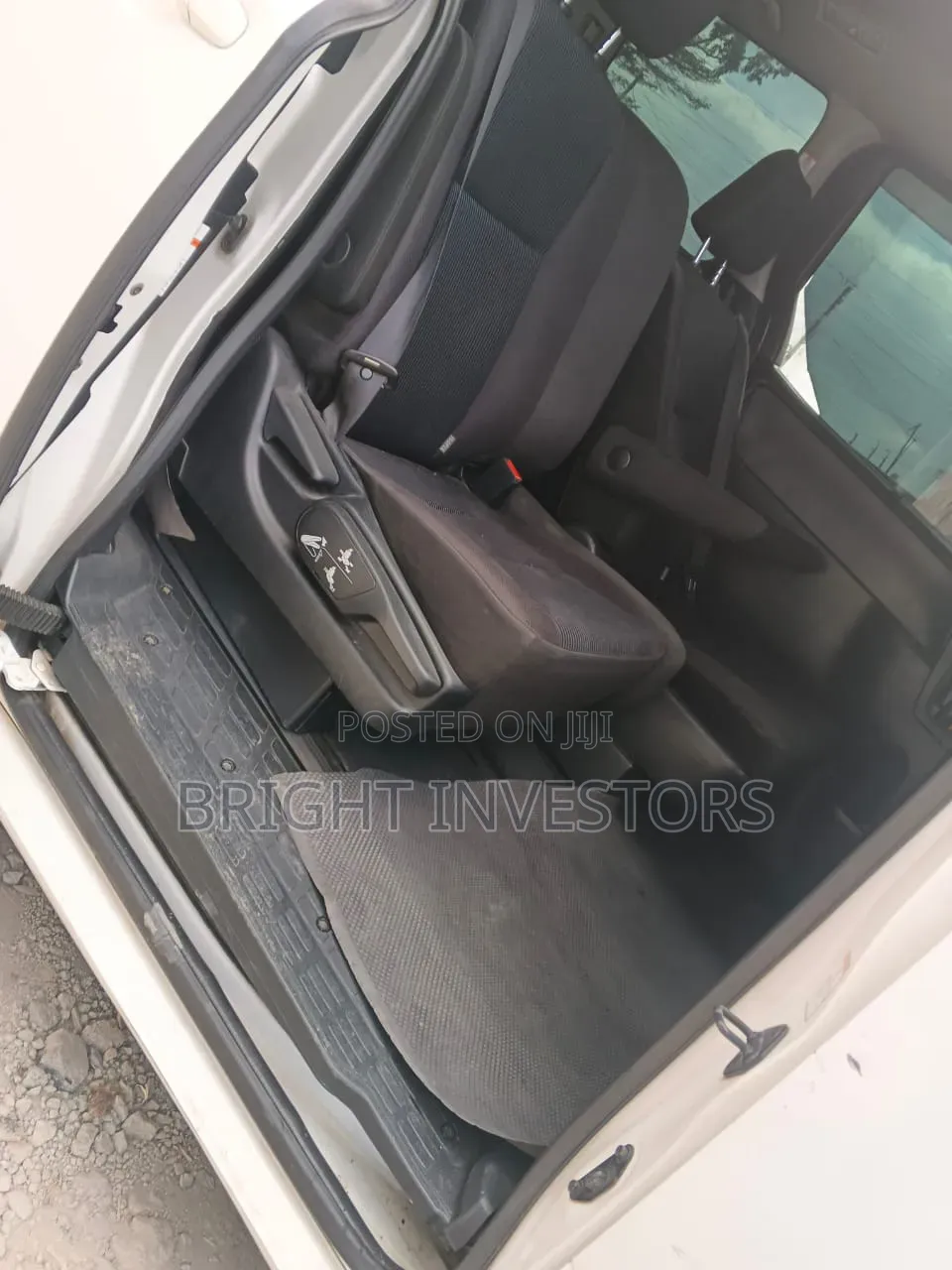 Toyota Voxy 2017 White