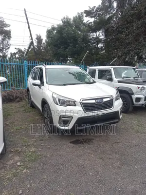 Subaru Forester Premium AWD 2019 White