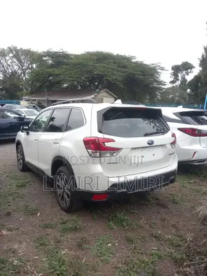 Subaru Forester Premium AWD 2019 White